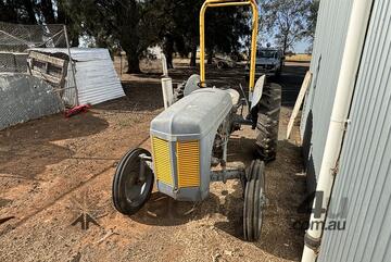 FERGUSSON TED-20 TRACTOR