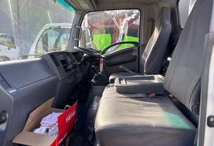 2009 Isuzu NPR 275 SWB Table Top 2009 Isuzu NPR 275 SWB Table Top