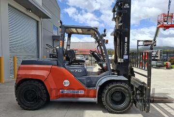 Wollongong Forklift: Toyota 7T LPG, 2-Stage Standard Mast, 4m Lift!
