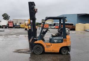 Toyota 1999   LPG Forklift