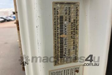 2016 Isuzu NPS 75-155 Crew Cab Table Top