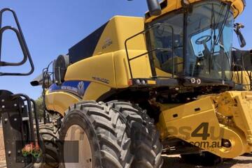 New Holland (8745) 2018 CR9.90