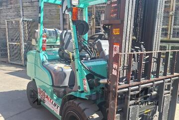 Mitsubishi FGE35 Heavy-Duty Power with Fork Positioner!
