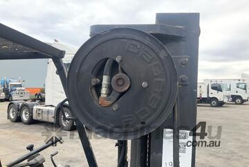 1985 Mitsubishi FD25 Forklift (Counterbalanced)