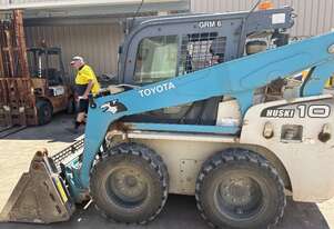 Toyota Huski 5SDK10 Skid Steer Loader