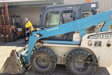 Toyota Huski 5SDK10 Skid Steer Loader