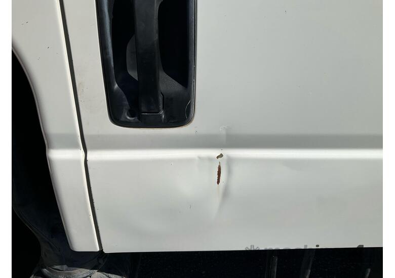 2012 Isuzu NNR 200 Crew Cab Table Top