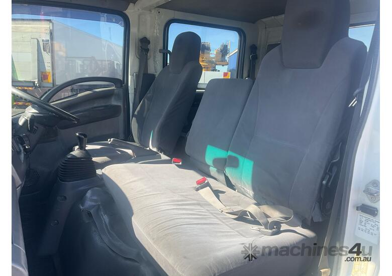 2012 Isuzu NNR 200 Crew Cab Table Top