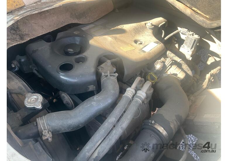 2012 Isuzu NNR 200 Crew Cab Table Top