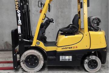 HYSTER H2.5XT Counterbalance Forklift (Ex Demo)