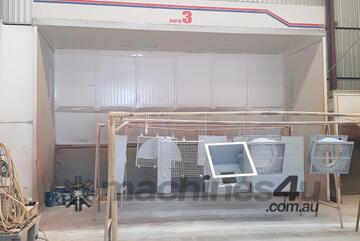 Spray booth - open front
