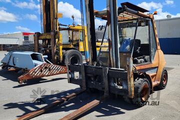 Linde Forklift   8T