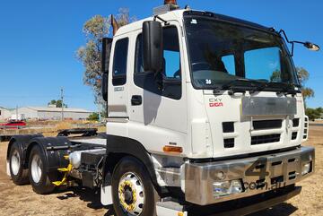 Isuzu Giga CXY Premium AMT 6x4 Automatic Prime Mover. One Company Owner.