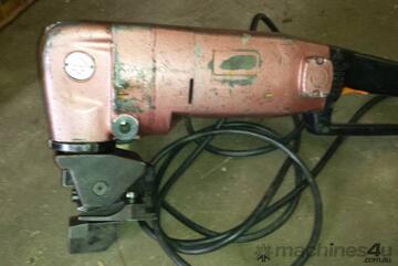   NIBBLER TRUMPH 240volt