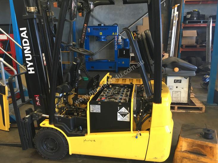caption Hyundai Electrric Forklift BTR15 1.5T