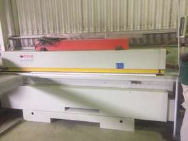 EdgeBander machine . Hardly Used. Almost Brand New - picture0' - Click to enlarge