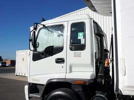 2007 Isuzu FVD950 12 Pallet Refrigerated Curtainsi - picture2' - Click to enlarge