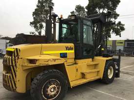 16 TON FORKLIFT - picture0' - Click to enlarge