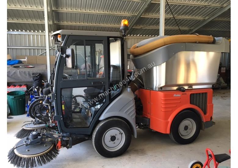 caption 2013 Hako Citymaster 1250