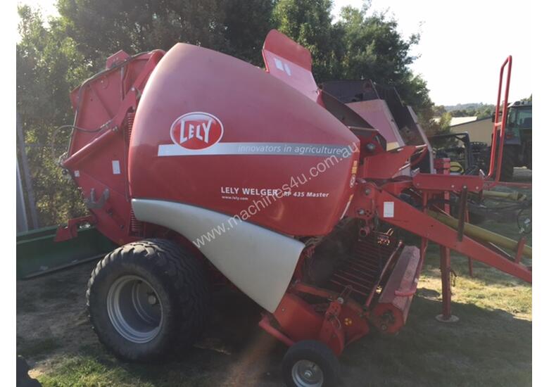caption Welger RP435 Baler