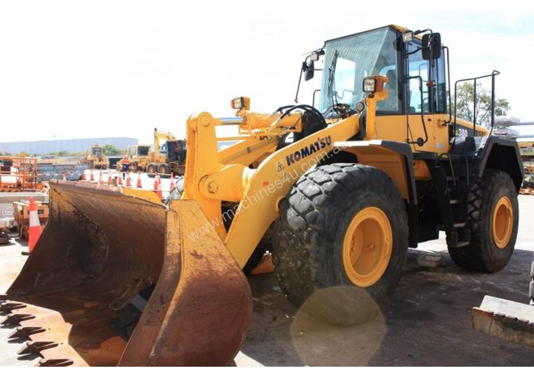 caption Komatsu WA380-6 Loader/Tool Carrier Loader