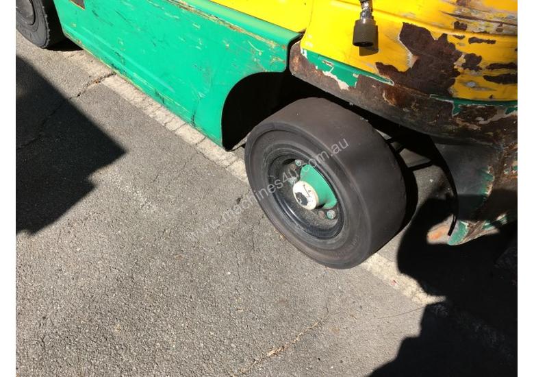 caption 2.5T Counterbalance LPG Forklift