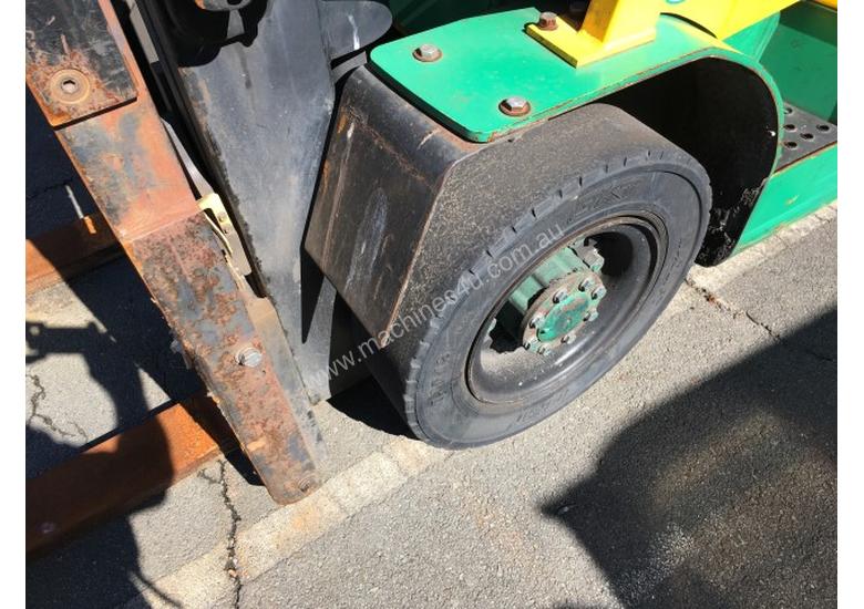 caption 2.5T Counterbalance LPG Forklift
