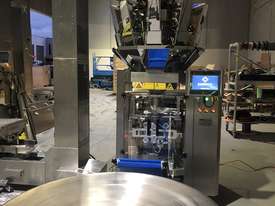 10-head weigher x packer all-in-one machine - picture2' - Click to enlarge