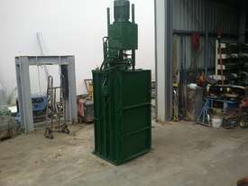 hydraulic baler suit wool cardboard plastic or clothing - picture0' - Click to enlarge