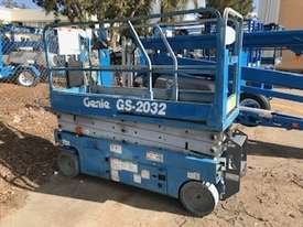 08/2011 Genie GS2032 Narrow Electric Scissor Lift - picture0' - Click to enlarge