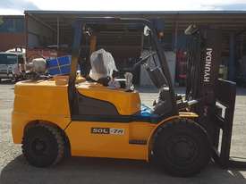 New 5 tonne LPG  container entry forklift - picture1' - Click to enlarge
