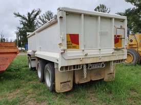 DOG TIPPING TRAILER - picture2' - Click to enlarge
