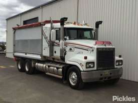 2005 Mack Trident CLS - picture0' - Click to enlarge