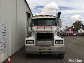 2005 Mack Trident CLS - picture1' - Click to enlarge