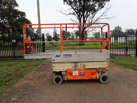 JLG 1930ES Scissor Lift Access & Height Safety - picture2' - Click to enlarge