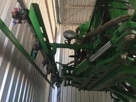 John Deere R4045 Boom Spray Sprayer - picture1' - Click to enlarge