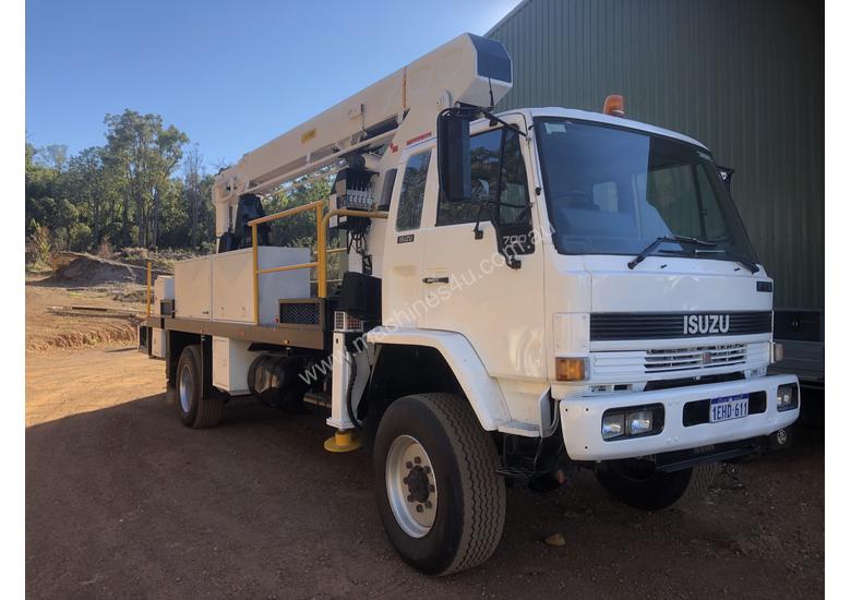 caption Isuzu GMJ 19meter EWP