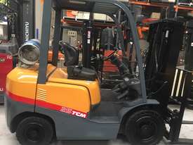 Nissan 2.5 Ton LPG Forklift  - picture0' - Click to enlarge