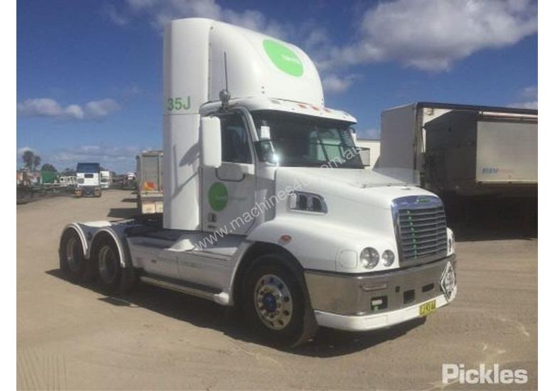 caption 2011 Freightliner Century Class C112
