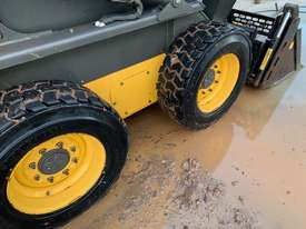 New Holland L218 A/C Cab EH Controls - picture2' - Click to enlarge