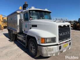 2003 Mack CH - picture0' - Click to enlarge