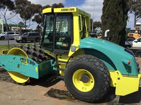 Ammann ASC110 single drum roller with pad foot kit - picture0' - Click to enlarge