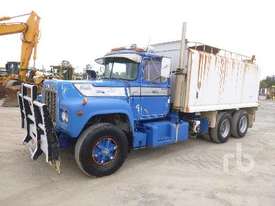 MACK R600 Water Truck - picture0' - Click to enlarge
