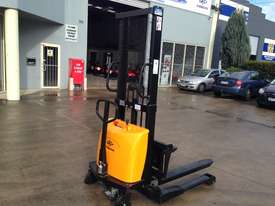 Hangcha 1 Ton  Electric  Pallet  Stackers - picture1' - Click to enlarge