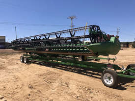 John Deere 640D Header Front Harvester/Header - picture0' - Click to enlarge