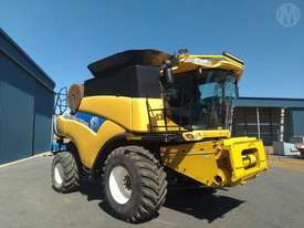New Holland CR9060 Header Only - picture0' - Click to enlarge