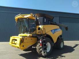 New Holland CR9060 Header Only - picture1' - Click to enlarge