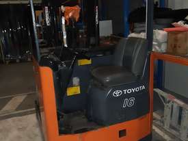 Electric high reach forklift - picture0' - Click to enlarge