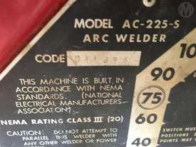 Liclon AC-225-S ARC Welder - picture1' - Click to enlarge