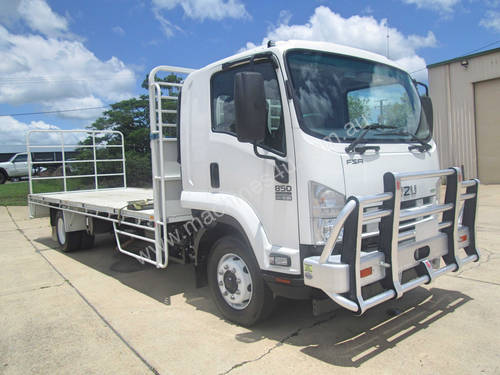 Isuzu FSR850 Tray Truck